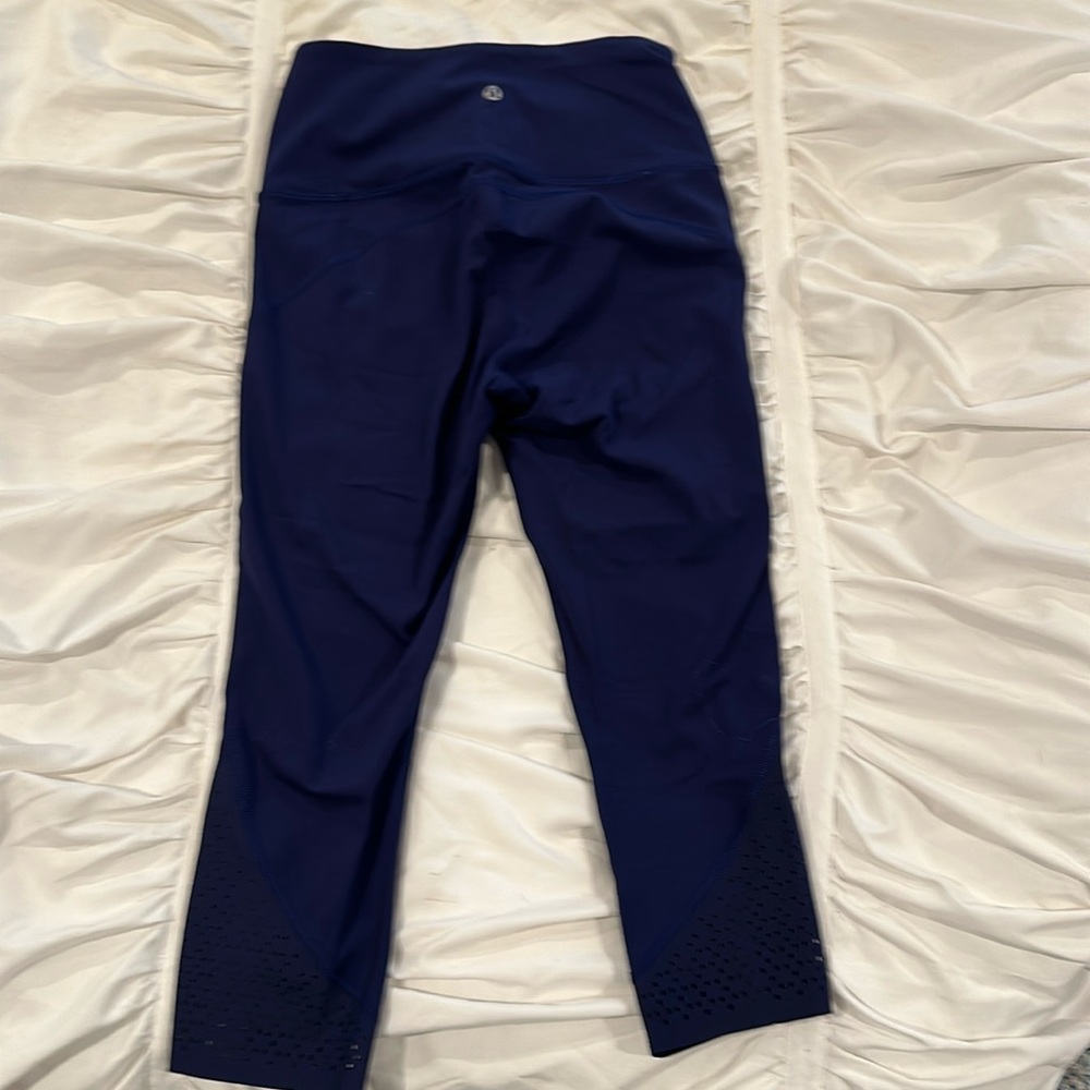 Lululemon Navy Cropped Leggings